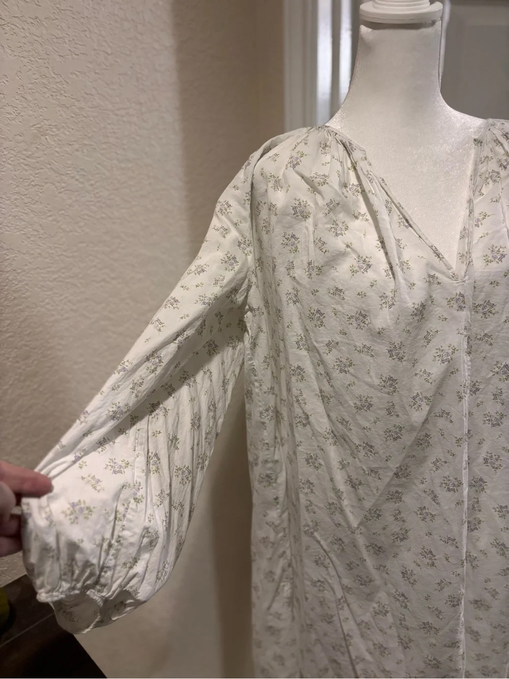 Forever 21 Cream Floral Long-Sleeve Peasant Dress